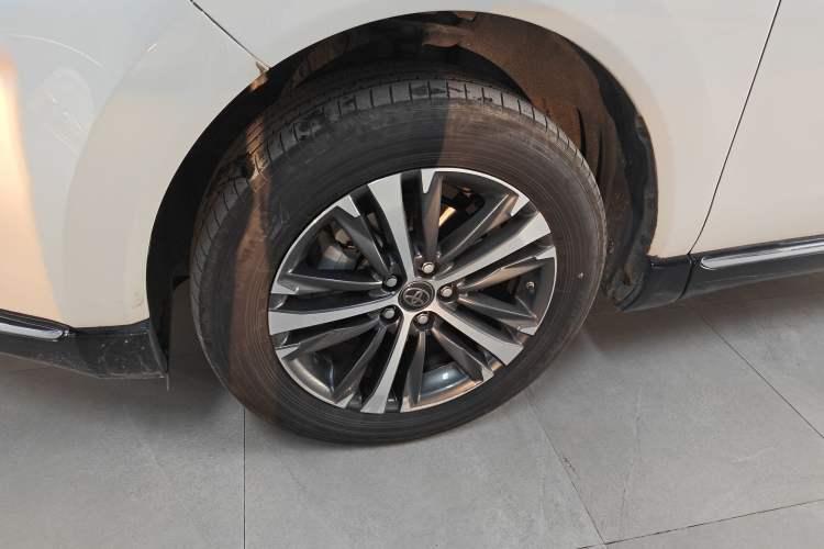 Used Toyota Venza 2022 Dual-Engine 2.5L CVT Two-Wheel Drive Luxury Edition