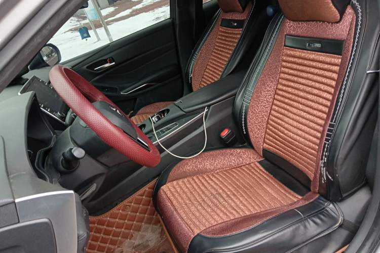 Used Toyota Avalon 2019 Dual-Engine 2.5L Luxury Edition China VI Standard
