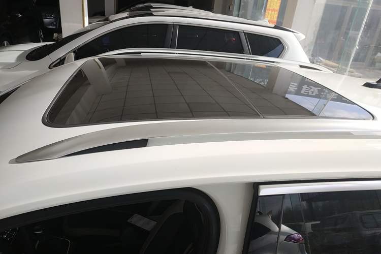 Used Volkswagen T-ROC 2024 300TSI DSG Two-Wheel-Drive Chen Guang Edition