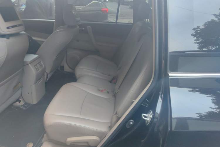 Used Toyota Highlander 2012 2.7L Two-Wheel Drive 5-Seater Sport Edition
