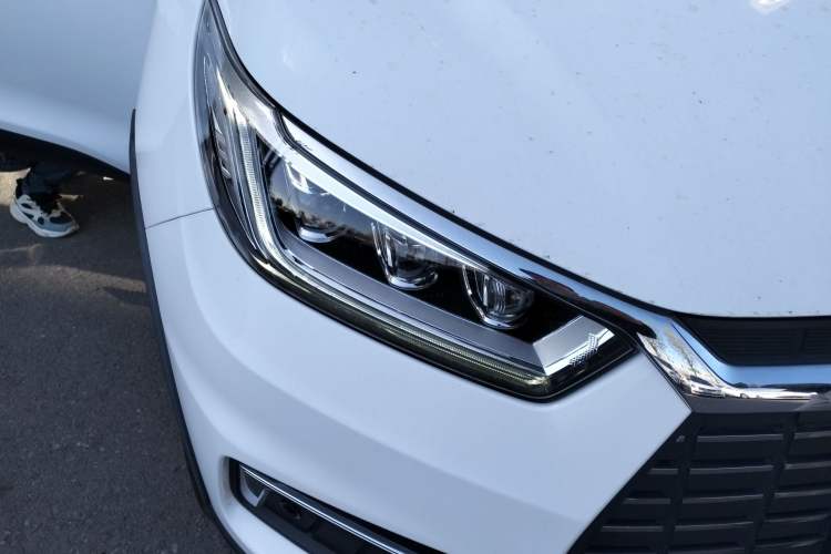 Used BYD Yuan New Energy 2019 EV535 High-Energy Leading Edition Right Front Headlight