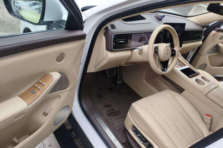 Used Hima AITO M7 2026 Model Range-Extending Ultra All-Wheel Drive 6-Seater Version Driver Seat