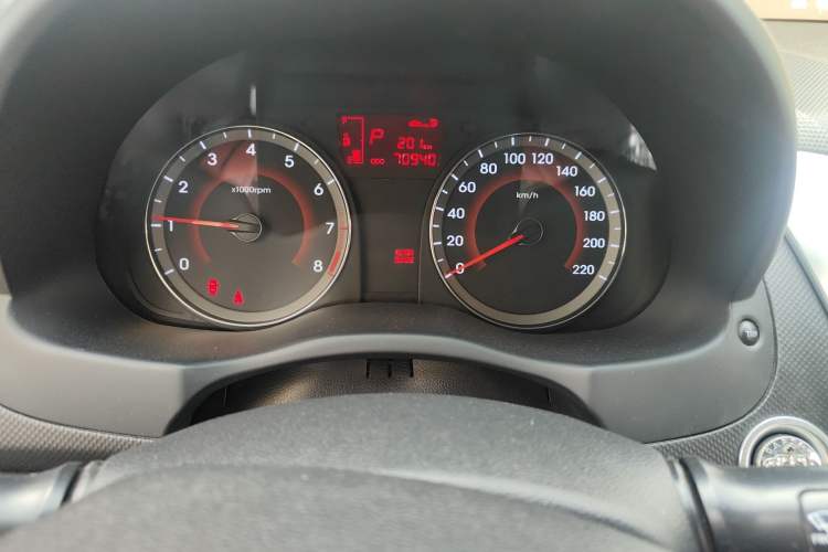 Used Hyundai Verna Ray 2014 1.6L Automatic TOP Instrument Cluster