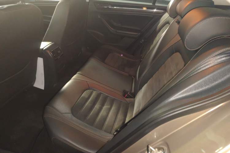 Used Volkswagen Sagitar 2015 230TSI Automatic Luxury Model
