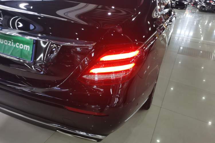 Used Mercedes-Benz E-Class 2019 E 260 L
