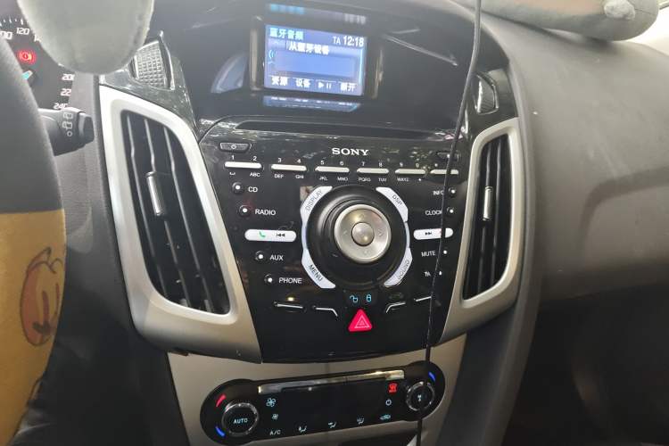 Used Ford Focus 2012 Hatchback 2.0L Manual Luxury Sport Model Audio And AC Panel