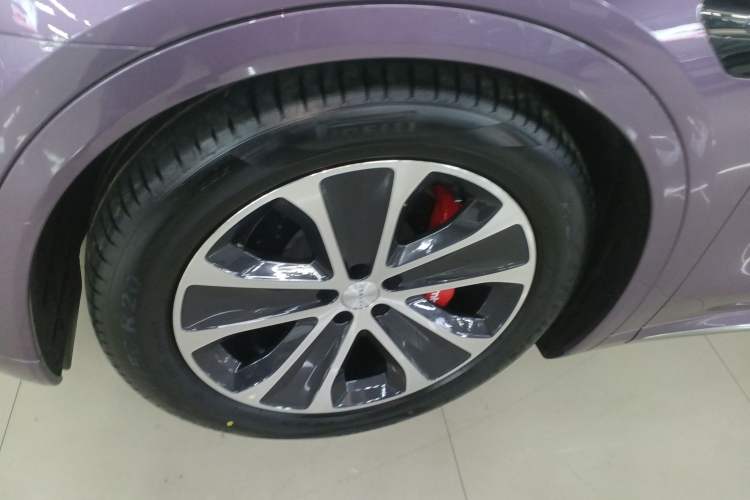 Used Hima Luxeed R7 2024 All-Electric 736 km Ultra
