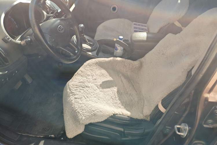 Used Kia Sportage R 2011 2.0L Automatic Two-Wheel Drive Premium Edition
