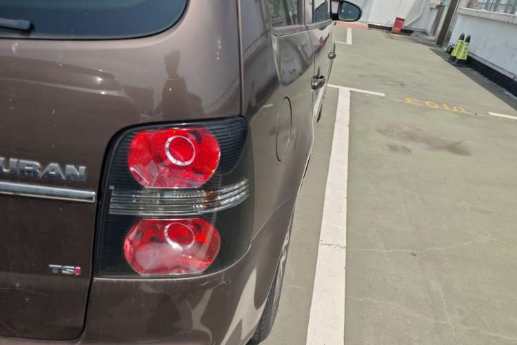 Used Volkswagen Touran 2011 1.4T DSG ZhiZhen Edition 7-Seater