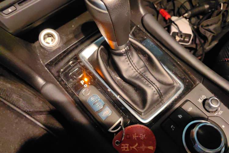 Used Mazda 3 Axela 2017 Sedan 1.5L Automatic Luxury Model Emission Standard China V Vehicle Key