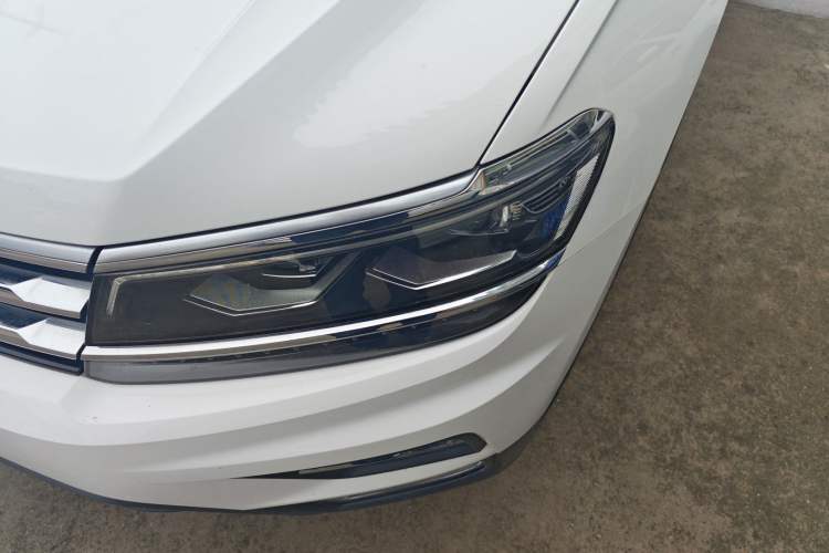 Used Volkswagen Tiguan L 2018 380TSI Automatic All-Wheel Drive Luxury Edition Left Front Headlight