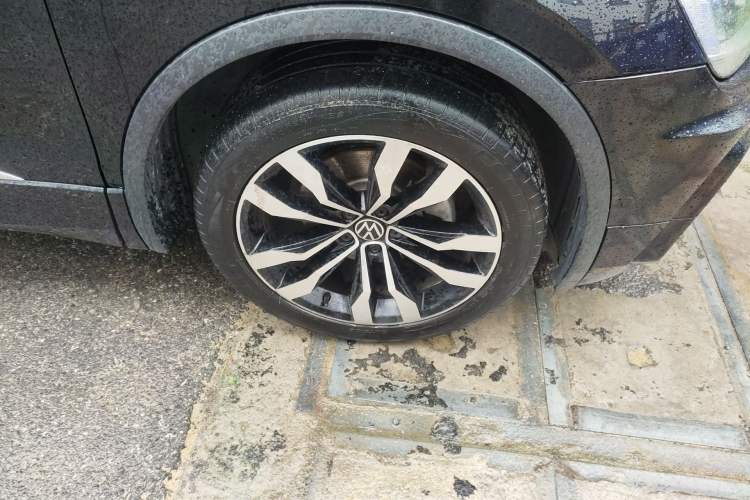 Used Volkswagen Tiguan L 2021 330TSI Automatic Two-Wheel Drive R-Line Enhanced Edition
