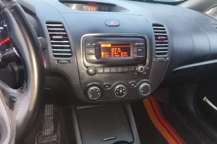 Used Kia K3 2017 1.6L Automatic 15th Anniversary Special Edition GLS Audio And AC Panel