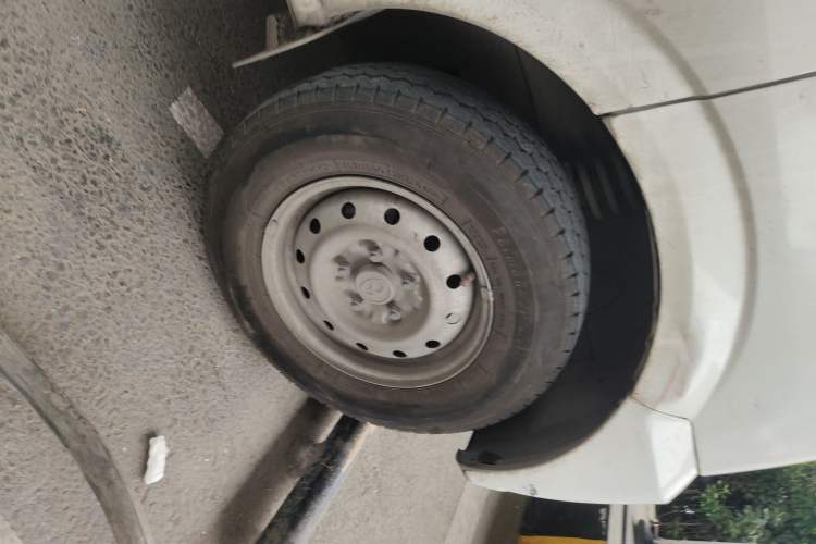 Used Ruichi EC35 2020 EC35 II Standard Edition 38.64 kWh Right Front Wheel Hub