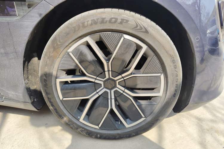 Used Avatr 12 2024 650 Three-Laser Four-Wheel Drive Performance Edition Right Front Wheel Hub