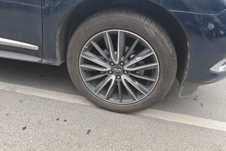 Used Infiniti QX60 2016 2.5 S/C Hybrid Two-Wheel-Drive Excellence Edition China V Standard Right Front Wheel Hub