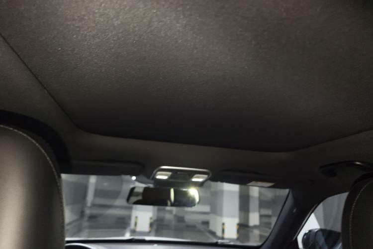 Used Geely Auto Emgrand X7 Sport 2018 Sport Edition 1.8TD Automatic Two-Wheel Drive Smart Model
