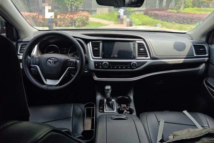 Used Toyota Highlander 2018 2.0T Four-Wheel Drive Supreme Edition 7-Seater China VI Center Console