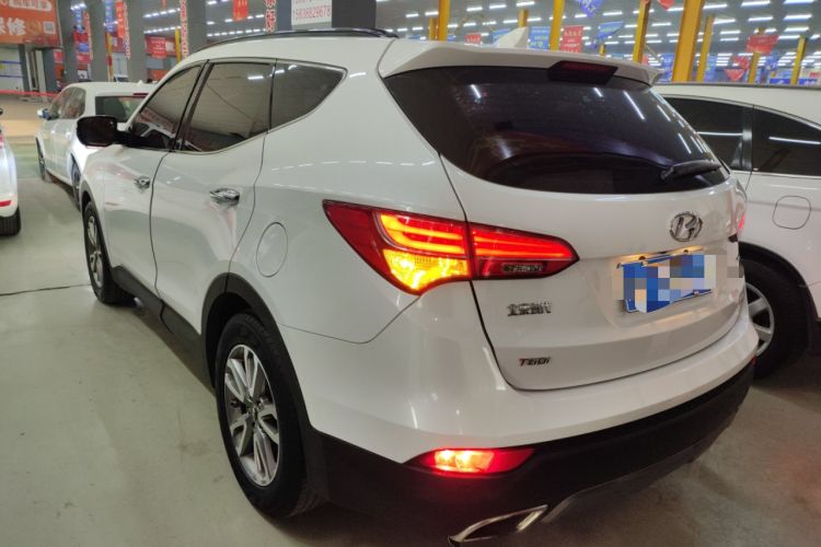 Used Hyundai Santa Fe 2013 2.0T Automatic All-Wheel Drive Top Trim