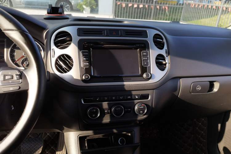 Used Volkswagen Tiguan L 2013 1.8TSI Automatic Two-Wheel Drive Luxury Model
