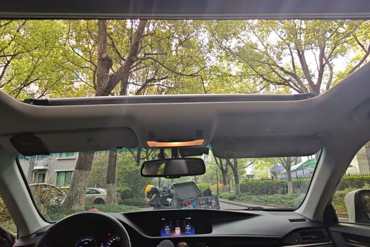 Used Lexus ES 2014 300h Elite Edition
