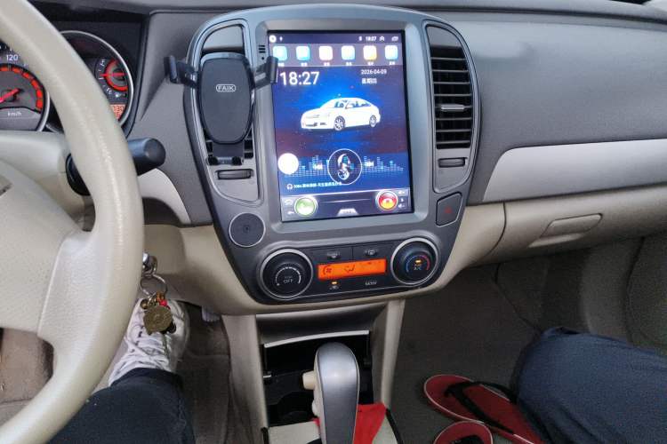 Used Nissan Sylphy 2012 Classic 1.6XE Automatic Comfort Edition Audio And AC Panel