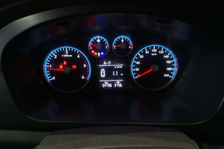 Used Foton Toano 2022 2.0T Manual Tongtu Multi-Function Long Wheelbase Mid-Roof Single-Tire 5/6/7/9-Seater 4F20TC3
