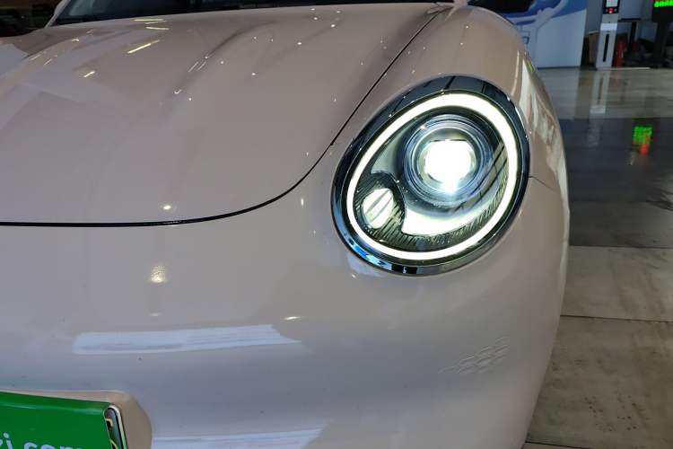 Used ORA Good Cat 2023 401 km Standard Range Premium Version Lithium Iron Phosphate
