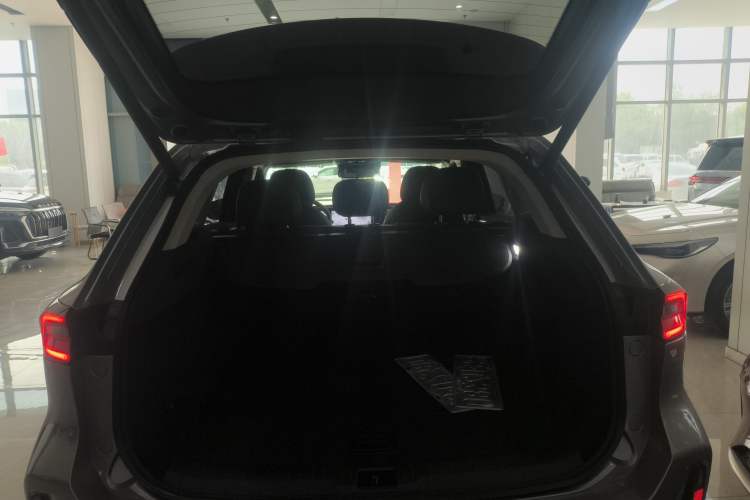 Used EXEED Lingyun 2024 300T Two-Wheel Drive Starlight Edition Trunk