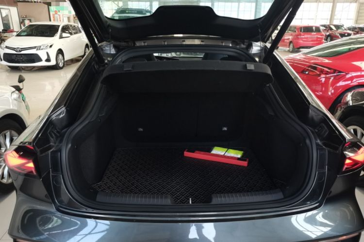 Used CHANGAN UNI-V 2023 1.5T Prestige Model Trunk