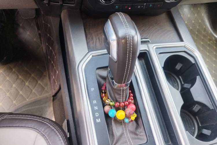 Used Juntian Yongmengzhe 2020 3.5T Luxury Edition Gear Lever