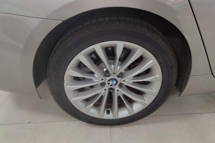 Used BMW 5 Series 2019 525Li Luxury Package
