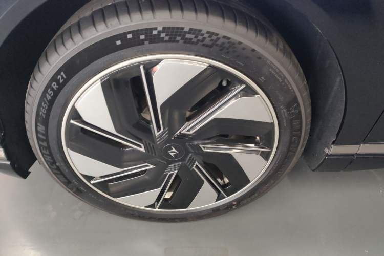 Used Dongfeng eπ eπ008 2025 210Max Range-Extended Version 5 Seats
