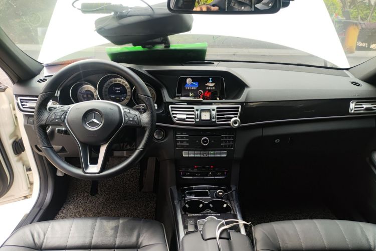 Used Mercedes-Benz E-Class 2015 E 260 L Sport Luxury Model Center Console