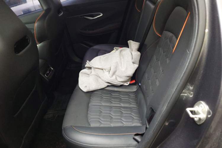 Used CHANGAN UNI-T 2022 1.5T Prestige Version Interior 4