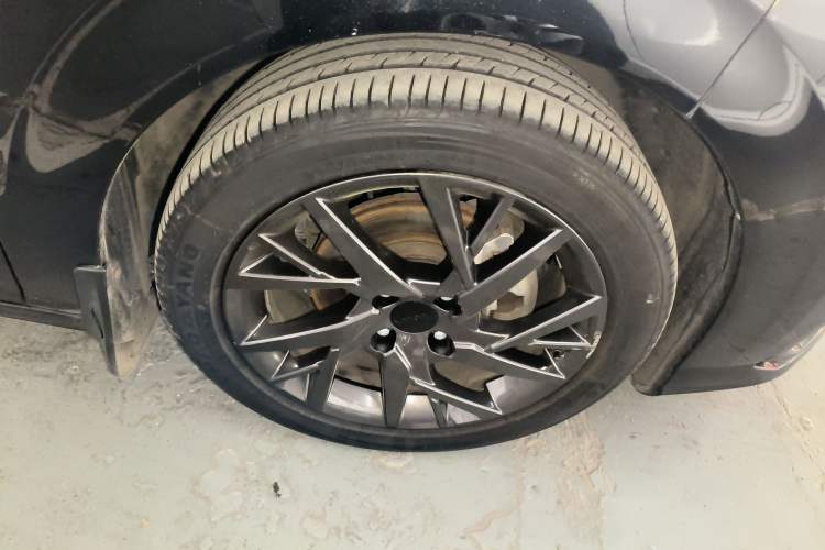 Used Dongfeng Aeolus Yixuan 2020 230T Automatic Dazzle Track Rider Edition Right Rear Wheel Hub