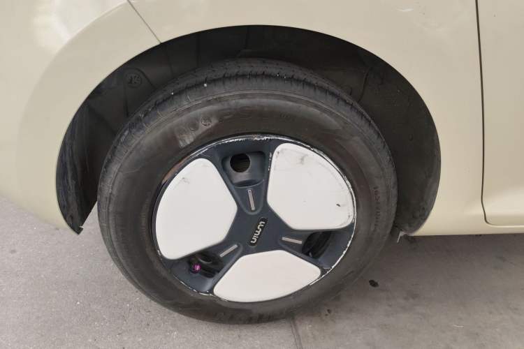 Used CHANGAN NEVO Lumin 2022 155 km – Refreshingly Sweet Edition Right Rear Wheel Hub