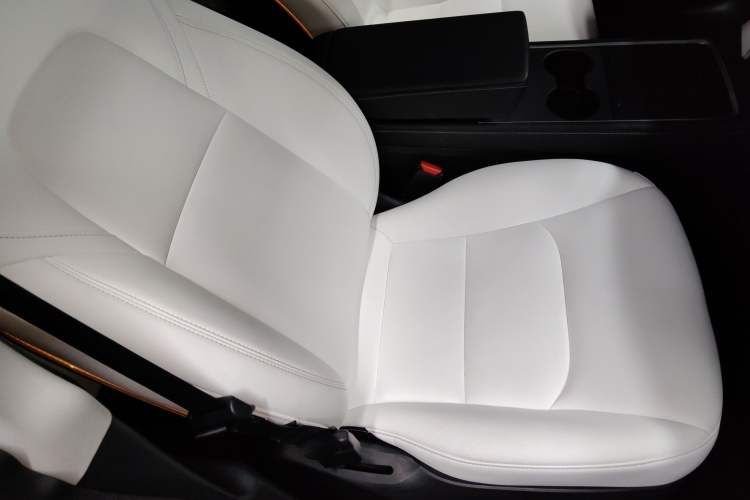 Used Tesla Model Y 2022 Long-Range All-Wheel-Drive Version
