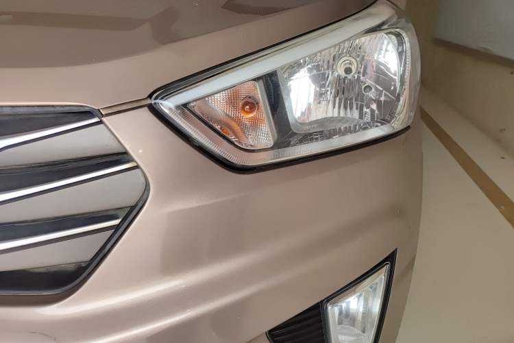 Used Hyundai ix25 2015 1.6L Automatic Two-Wheel Drive Smart GLS Trim Left Front Headlight