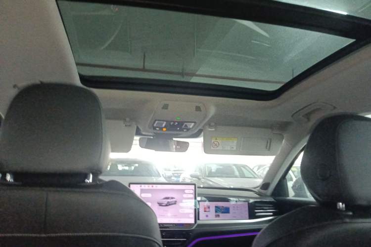 Used Volkswagen Passat 2025 Pro 380TSI Dragon Supreme Edition
