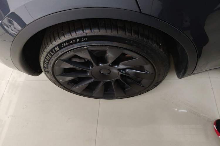 Used Tesla Model Y 2021 Long-Range All-Wheel-Drive Version