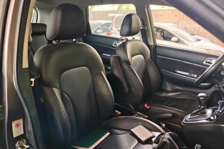 Used Haval H6 2013 Upgraded Model 2.4L Automatic Two-Wheel Drive Elite Version