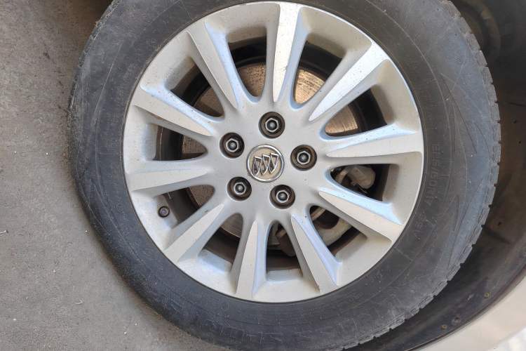 Used Buick GL8 2011 3.0L GT Luxury Business Haoya Edition Right Front Wheel Hub