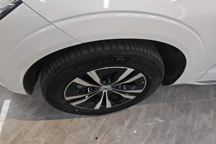 Used Volvo XC60 2024 B5 4x4 Smart Luxury Edition
