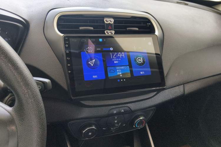 Used Ford Escort 2019 1.5L Automatic ZhiXiang Model Audio And AC Panel