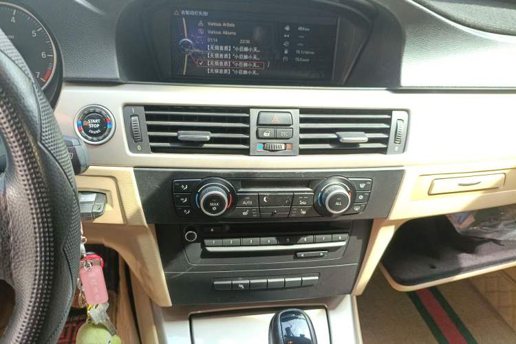 Used BMW 3 Series 2010 320i Luxury Model Audio And AC Panel