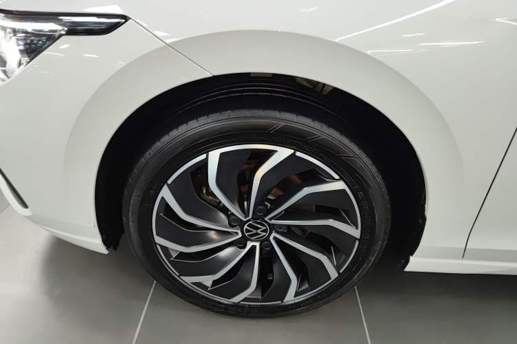 Used Volkswagen Golf 2023 Facelift 280TSI DSG Pro
