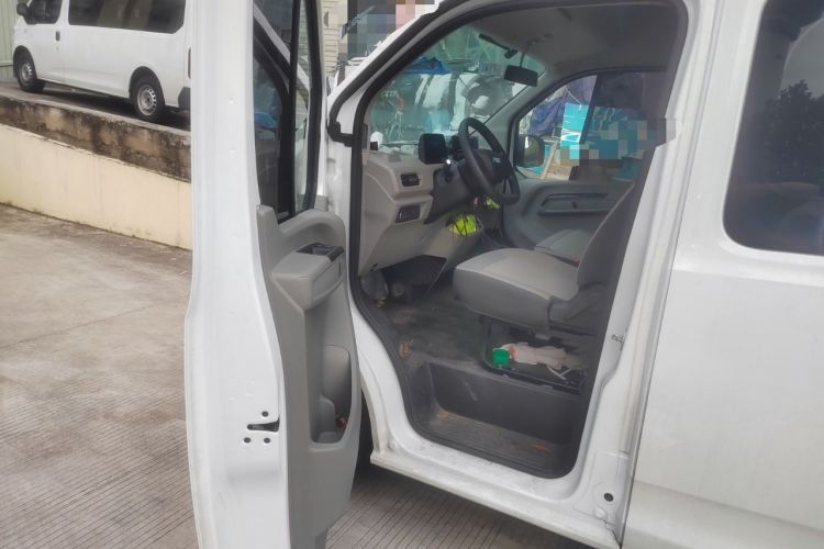 Used JMC E Fushun 2025 Model, Open Window Version, 53.58 kWh, Mid-axle, Mid-roof