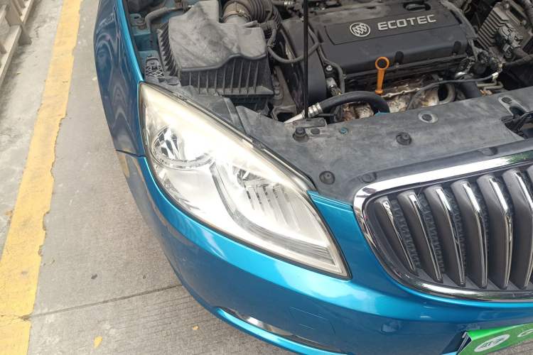 Used Buick GT 2012 GT 1.6L Automatic Fashion Edition Right Front Headlight