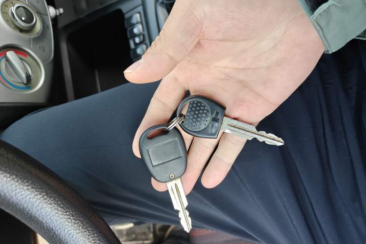 Used Chevrolet Sail 2013 Sedan 1.2L Manual Fashionable Happiness Edition Vehicle Key